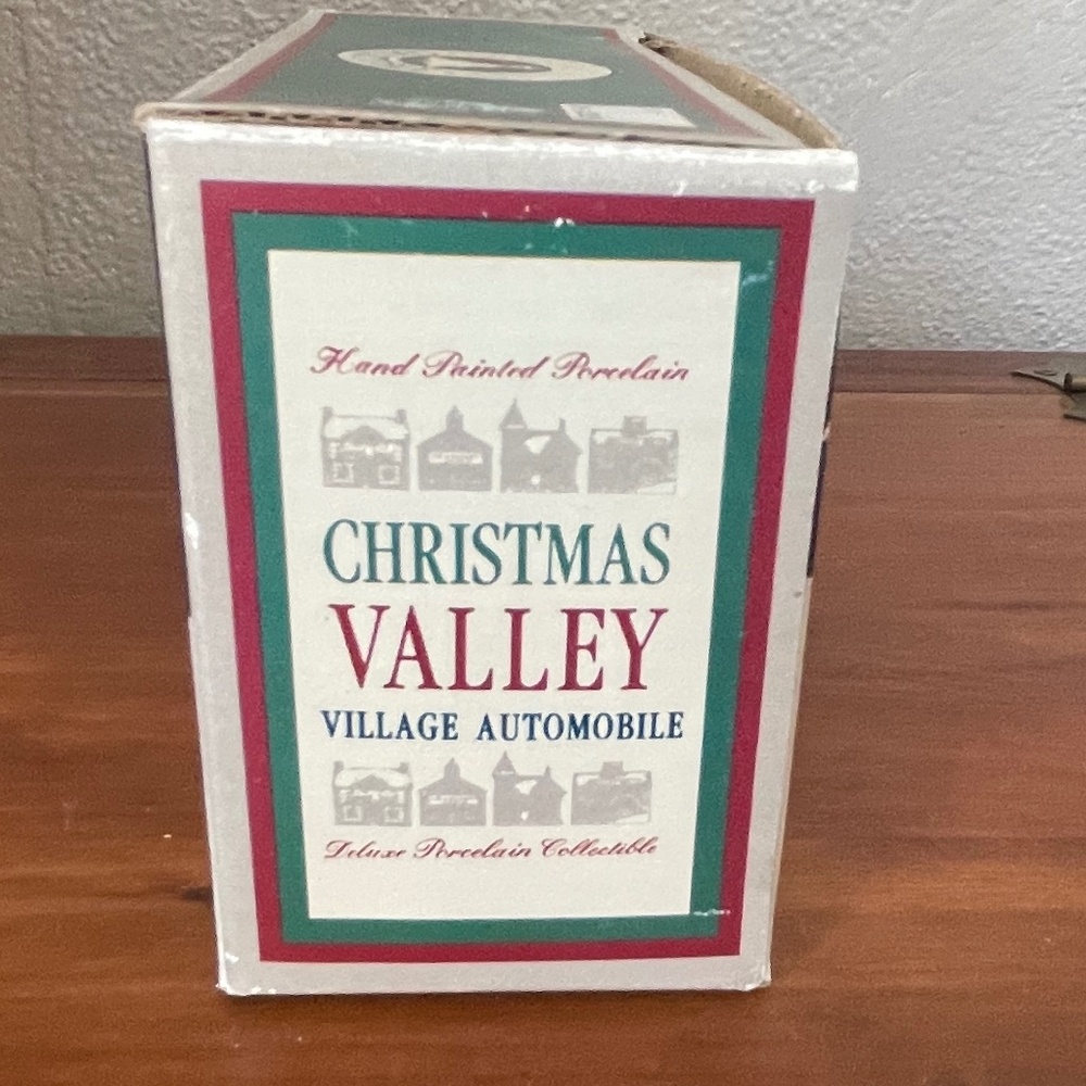 Christmas Valley Village Merryville Public School Bus - Picture 8 of 9